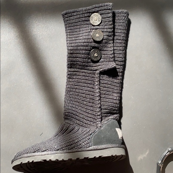 UGG Boots - Picture 2 of 6